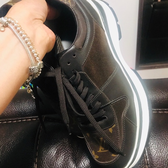 Authentic Louis vuitton shoes - Picture 7 of 13